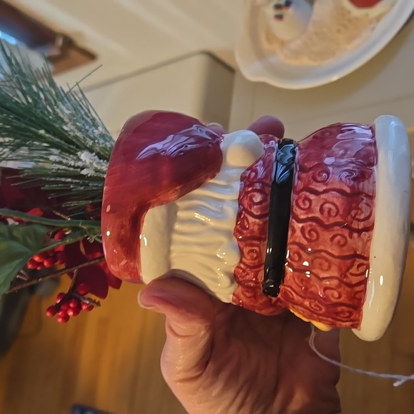 SANTA candy cane holder flower arrangement. - Picture 3 of 4